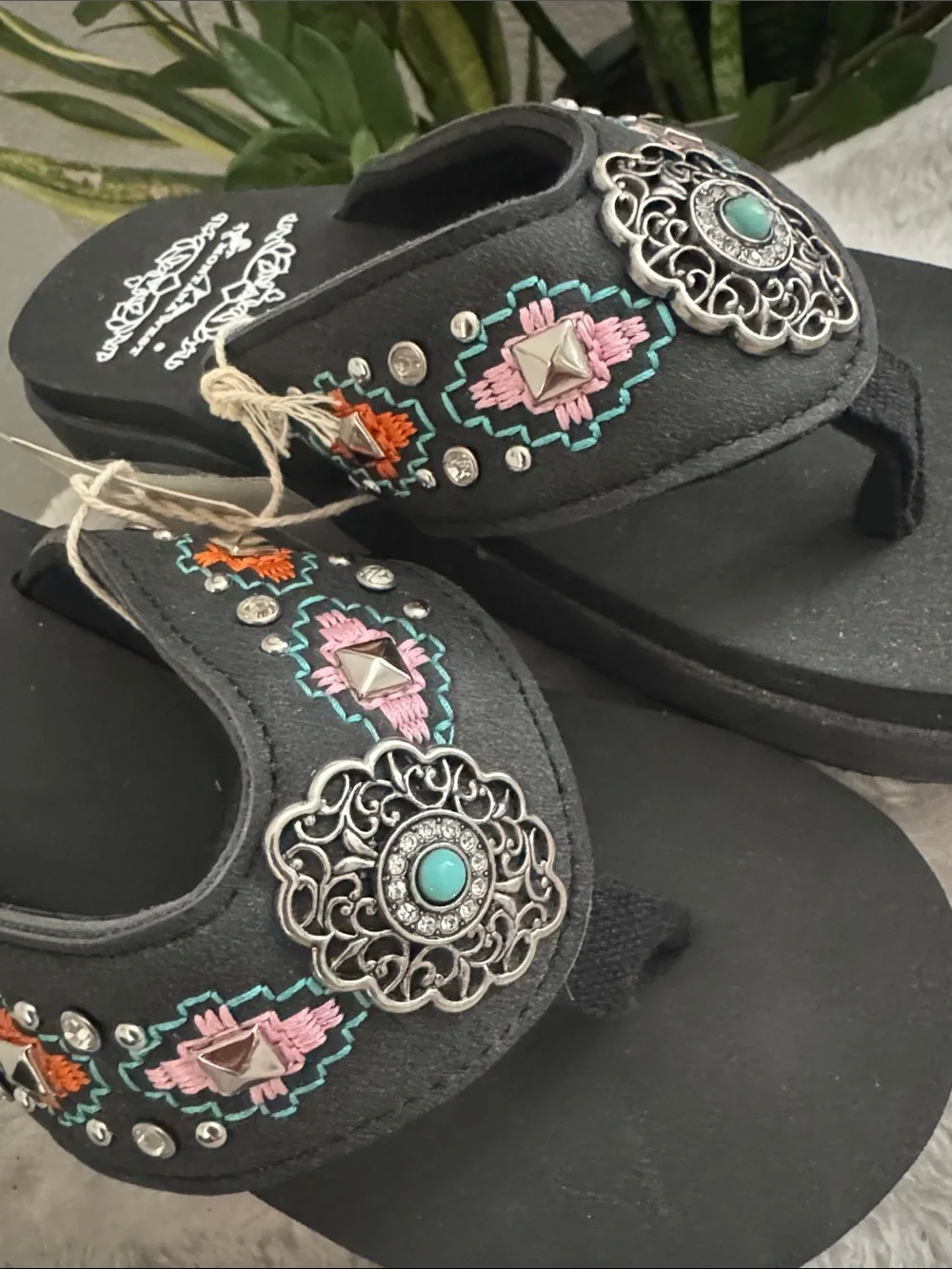 Montana West Black Wedge Sandals Embroidery & Rhinestone Turquoise Center Size 7
